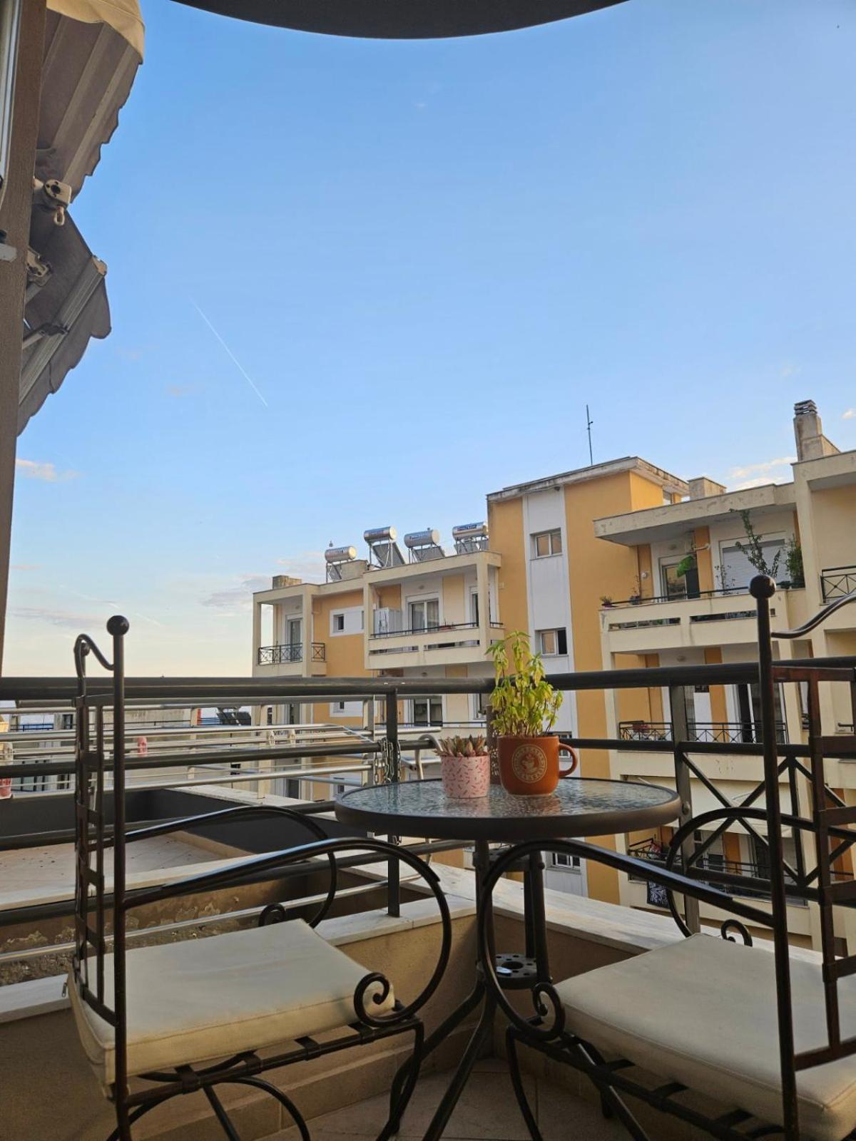 La Vie Est Belle Apartment Kavála Exterior photo