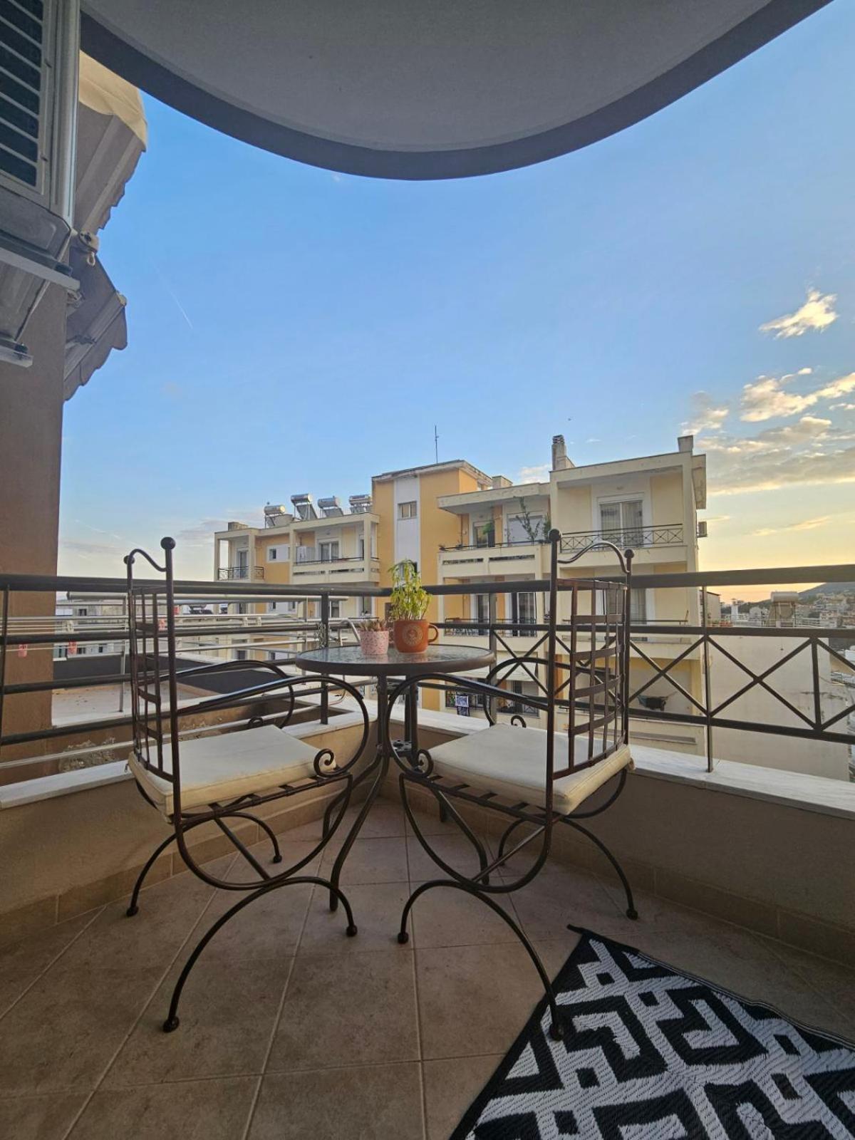 La Vie Est Belle Apartment Kavála Exterior photo